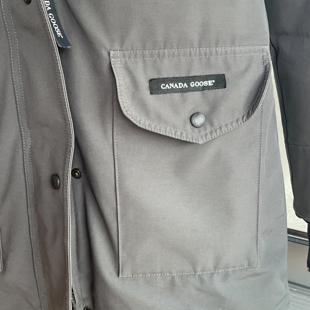 Solid Condition Dark Gray Women’s Canada Goose. M… - image 6